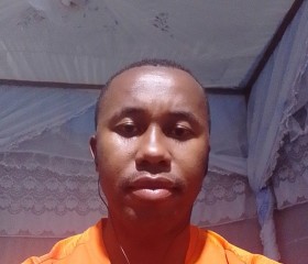 Nicolas, 27, Maroantsetra