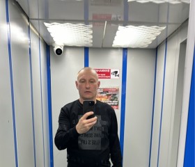 Oleg, 18, Yekaterinburg
