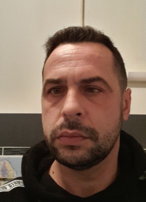 Patrick, 42, République Française, Athis-Mons