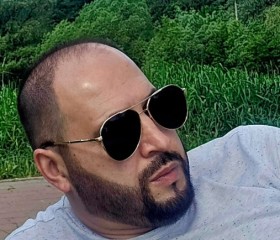 Viktor, 48, Moscow