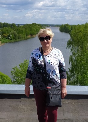 Анна, 65, Россия, Адлер