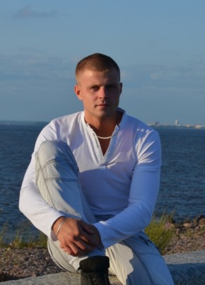 Александр из Соснового Бора 34 года