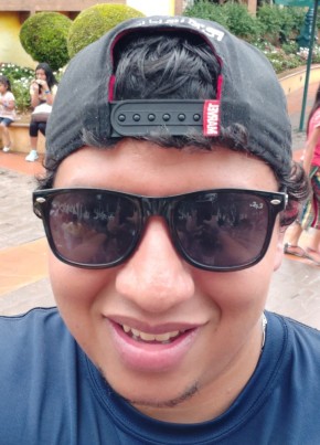 JJ, 22, República de Guatemala, Momostenango