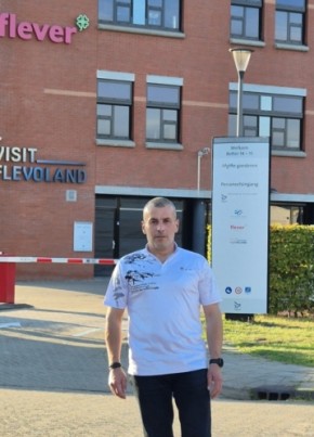 Ahmad из Tilburg 49 лет