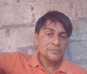 J. Cgamo, 32, Ciudad de Villa de Alvarez