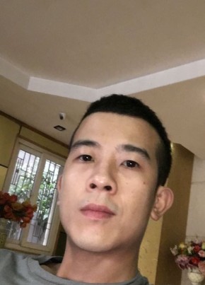 Boy Lacoste, 35, Công Hòa Xã Hội Chủ Nghĩa Việt Nam, Hà Nội