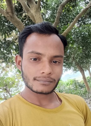 Sunil Mondal, 27, India, Bālurghāt