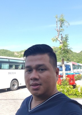 Quách Tuấn, 33, Công Hòa Xã Hội Chủ Nghĩa Việt Nam, Thành phố Hồ Chí Minh