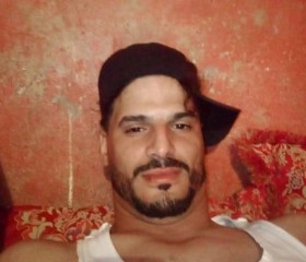 Mostafa, 35, Rabat