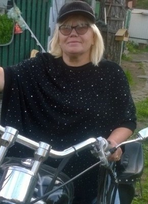 Людмила, 67, Россия, Луга