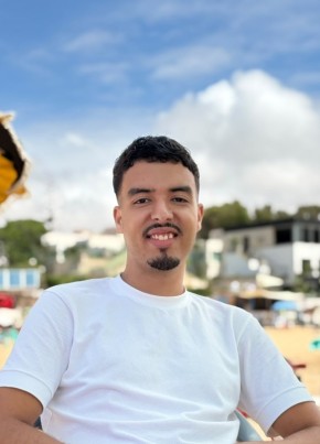 Achraf Boutgayou из الهراويين 23 года