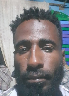 Hu what из Moyale 18 лет