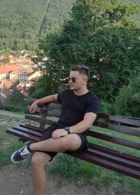Marius, 26, Romania, Sectorul 5