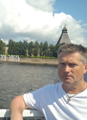 Александр из Павловск (Ленинградской обл.) 53 года