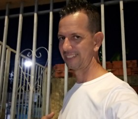 Elieser, 45, Valencia