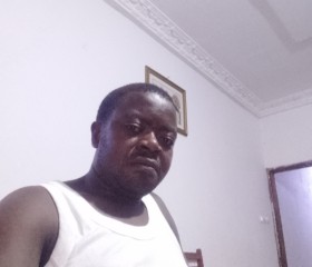 Bako, 31, Douala
