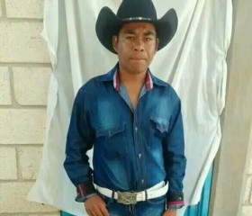 Elias, 27, Chicago