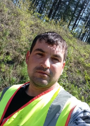 Максим из Братска 34 года