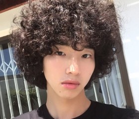 Leon Kennedi, 22, Kyzyl