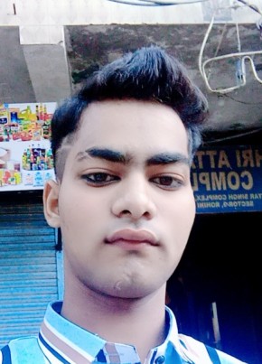 Guljar Mashhur, 19, India, Patna