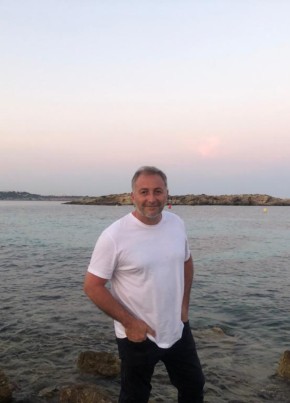 XAVI из Cornellà de Llobregat 59 лет