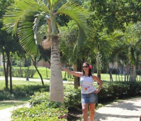 Ekaterina, 47, Montreal