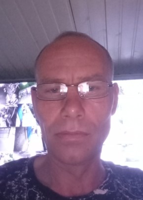 Михаил из Артема 44 года
