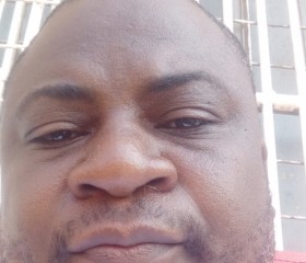 Jonathan Anderso, 34, Luanda