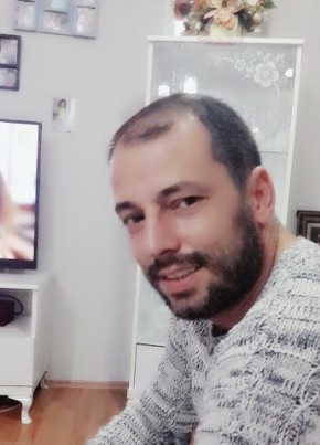 Seçkin, 43, Türkiye Cumhuriyeti, İstanbul