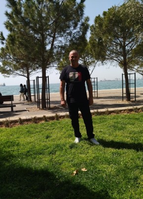 Spuros Moisidis из Παραλίμνι 51 год