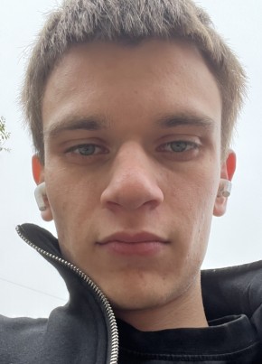 Сергей из Воронежа 21 год