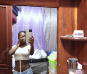 Cherlanda, 18, Port-au-Prince