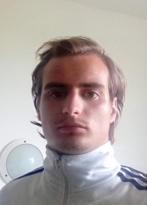 Nicolas, 22, République Française, Herblay