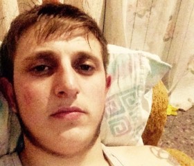 Mxitar Movsisyan, 27, Gyumri