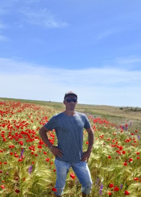 Сергей из Саки 52 года