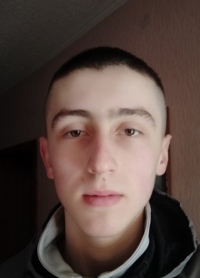 Artur, 20, Україна, Чинадійово