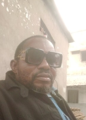 Luzolo из Kinshasa 56 лет