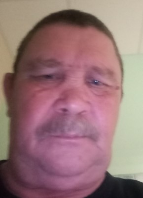Анатолий из Глазова 62 года