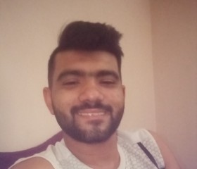 صلاح, 24, Banha
