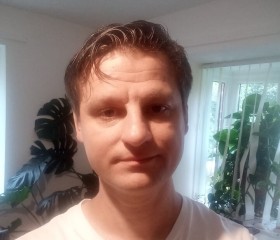 Konstantin, 43, Eccles