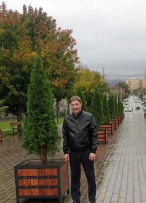 Анатолий из Красноярска 53 года