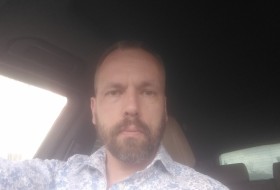 Roman, 43 - Just Me