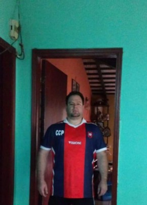Numan Arrechea, 40, República del Paraguay, Asunción