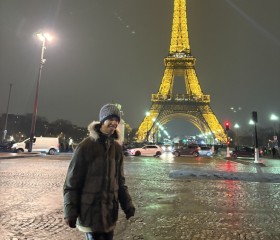 Karim, 26, Vienna
