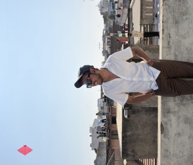 Dhruv, 22, Ahmedabad