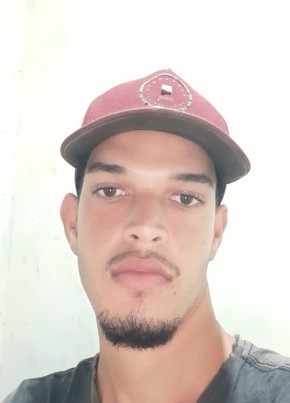 Marcos, 25, República Federativa do Brasil, Porto Seguro