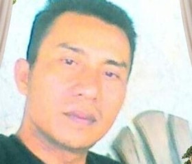 Roni, 50, Ubud