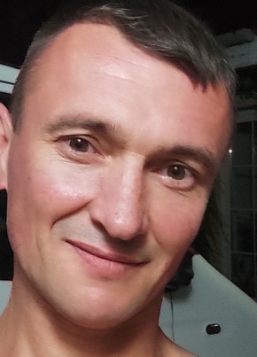Anatolij, 45, A Magyar Népköztársaság, Győr