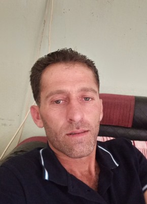 مصطفى, 40, الجمهورية العربية السورية, اللاذقية