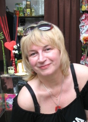 Лариса, 63, Россия, Гатчина
